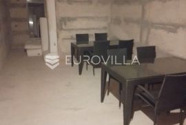 Istra, Umag, Novouređeni lokal prvi red do mora, 55m2 + 80m2 natkrivena terasa, Umag, Poslovni prostor