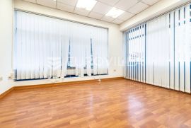 Zagreb, Prečko, poslovni prostor 86 m2 u prizemlju stambeno-poslovne zgrade, Zagreb, Propiedad comercial