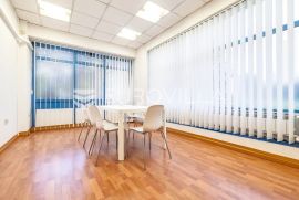 Zagreb, Prečko, poslovni prostor 86 m2 u prizemlju stambeno-poslovne zgrade, Zagreb, Ticari emlak