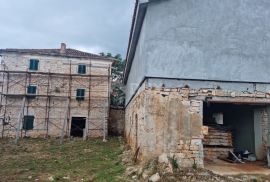 ISTRA,TINJAN- prekrasna starina idealna za turizam!, Tinjan, Famiglia