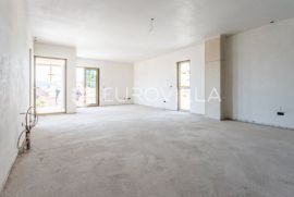 Split, novogradnja, luksuzan trosoban stan s pogledom na cijeli grad, Split, Apartamento