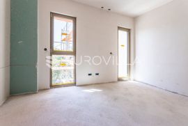 Split, novogradnja, luksuzan trosoban stan s pogledom na cijeli grad, Split, Apartamento