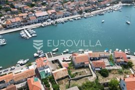 Korčula, Vela Luka, projekt hotela s dozvolom, prvi red do mora, Vela Luka, Haus