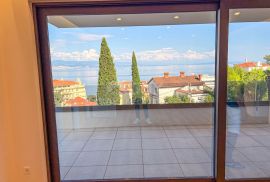 OPATIJA, CENTAR - luksuzan stan u novogradnji s bazenom i garažom u centru Opatije, Opatija, Apartamento