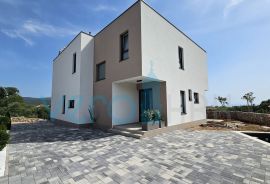 Krk grad, okolica, vila 200m2, bazen, otvoreni pogled, prodaja, Krk, Maison