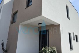 Krk grad, okolica, vila 200m2, bazen, otvoreni pogled, prodaja, Krk, Maison