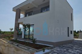 Krk grad, okolica, vila 200m2, bazen, otvoreni pogled, prodaja, Krk, Maison