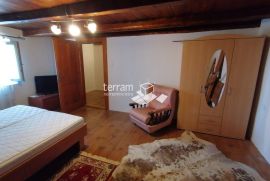 Istra, Ližnjan, kuća 80m2, zasebna kuća 34m2, vrt 401m2 #prodaja, Ližnjan, Σπίτι