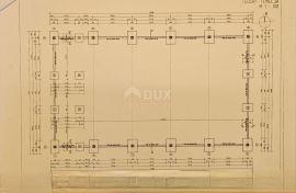 PERMANI, JURDANI-građevinsko zemljište 2000m2 s građ. dozvolom za halu od 600m2 (namjena: trgovačka, zanatska, industrijska), Matulji, Γη