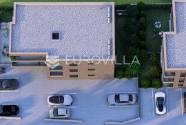 Trogir, odličan dvosoban stan na prvoj etaži + parkirno mjesto, NKP 60 m2, Trogir, Appartment