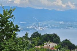 OPATIJA, BREGI - građevinski teren 1945m2 s pogledom na more za poslovno- stambenu ili stambenu zgradu – stanove / obiteljsku kuću / villu / kuću za iznajmljivanje - odmor s bazenom, Matulji, Arazi