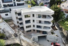 OPATIJA, CENTAR – veći stan u luksuznoj novogradnji s pogledom i garažom, samo 200m od Lungomare, Opatija, Flat