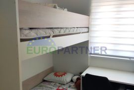 Atraktivan manji stan s bazenom i  vrtom, ukupno 200 m2, Trogir, Trogir, Διαμέρισμα