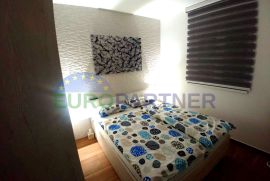 Atraktivan manji stan s bazenom i  vrtom, ukupno 200 m2, Trogir, Trogir, Διαμέρισμα