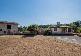 Kamena kuća s pomoćnim objektom i garažom, Svetvinčenat, Istra, Svetvinčenat, Maison