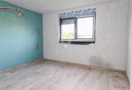 Umag, Lovrečica, Trosoban stan na prvom katu!, Umag, Appartement