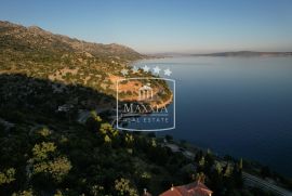 Starigrad Paklenica - zemljište 4550m2 30m od mora! 320000€, Starigrad, Terrain