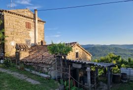 ISTRA, LIVADE (OKOLICA) - Kamene starine s panoramskim pogledom, Oprtalj, Ev