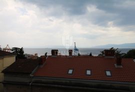 Rijeka, Bulevard, Stan na drugom katu vile sa pogledom na Kvarner, Rijeka, Appartamento