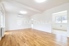 Zagreb, Jelenovac, obiteljska kuća s dodatnim objektom na zemljištu 300 m2, Zagreb, Ev