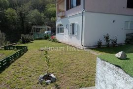 VEPRINAC, stan od 73 m2 s okućnicom od 200 m2, Opatija - Okolica, Apartamento