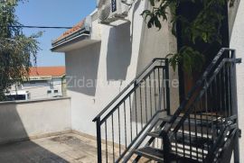 Novi grad, poslovno-stambeni objekat od 195m2, uknjižen, Zemun, Casa