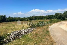 Prodaje se građevinsko zemljište u Kužinićima, općina Marčana, Istra, Marčana, Tierra