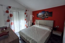 Pula-Veli vrh apartmanska kuća 260m2 sa grijanim bazenom !, Pula, Maison