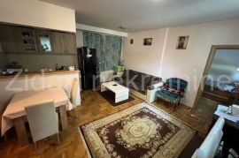 Altina, 38m2, 1.5, prodaje se namešten, Zemun, Appartement