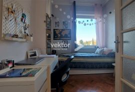 Bulevard, gospodski stan s tri balkona, otvoren pogled, garaža, Rijeka, Apartamento