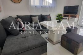 APARTMAN U NOVOGRADNJI, POGLED NA MORE, VRT 240 m2 - POVLJANA, PAG, Povljana, Appartement