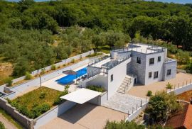 OTOK KRK - Ekskluzivna vila, spoj luksuza i prirode s bazenom 42m2, Krk, Casa