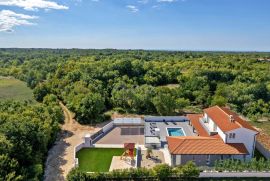 ISTRA, SVETVINČENAT - Kuća s bazenom na rubu naselja, Svetvinčenat, House