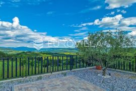 Istra, Grožnjan, kuća 145m2 sa panoramskim pogledom na Motovun, Grožnjan, Kuća