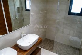 OTOK KRK, MALINSKA - Ekskluzivan Penthouse s privatnim bazenom blizu mora, Malinska-Dubašnica, Appartement