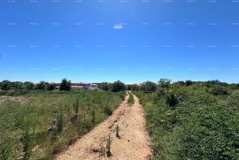 Građevinsko zemljište Prodaje se građevinsko zemljište, 1597 m2, Medulin, Medulin, Γη