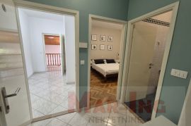 PRIVLAKA - kuća prvi red do mora!, Privlaka, Casa