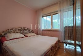 Dvosoban stan s okućnicom, Crikvenica, Appartement