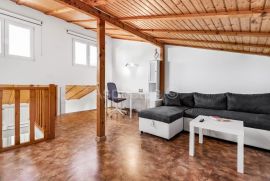 Novouređena kuća s 5 apartmana, Općina Medulin, Medulin, بيت