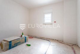 Makarska, dvosoban stan s vrtom  NKP 82, 27 m2, Makarska, Apartamento