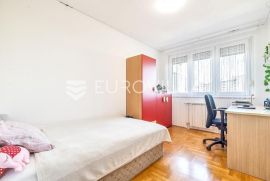 Zagreb, Jarun, Vrbani III, komforan trosoban stan NKP 77,10 m2, Zagreb, Apartamento