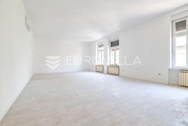 Zagreb, Gajeva odličan višesoban stan NKP 205 m2, balkon, Zagreb, Wohnung