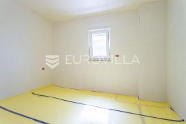 Makarska, dvosoban stan na trećem katu novogradnje  NKP 72, 43 m2, Makarska, Appartement