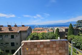 RIJEKA, BULEVARD - prostrani 2-sobni stan s pogledom na more, Rijeka, Apartamento