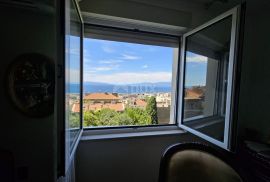 RIJEKA, BULEVARD - prostrani 2-sobni stan s pogledom na more, Rijeka, Apartamento