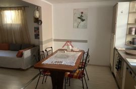 Crikvenica, Centar, 3- sobni apartman 80 m2 sa terasom., Crikvenica, Appartamento