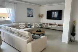 Zadar, Privlaka, luksuzno opremljen penthouse NKP 142 m2 s pogledom na more, Privlaka, Wohnung