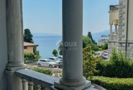 OPATIJA, CENTAR – dugoročni najam prvi red do mora u održavanoj povijesnoj vili s dvije spavaće sobe, Opatija, Διαμέρισμα