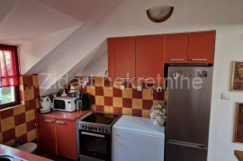 Zemun, Šilerova, 109m2, plus dvorište, uknjiženo, Zemun, Apartamento