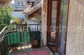 Zemun, Šilerova, 109m2, plus dvorište, uknjiženo, Zemun, Apartamento